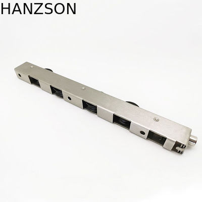 De Rollen Op zwaar werk berekende OEM van de roestvrij staalschuifdeur met 4 Wielen POM Material